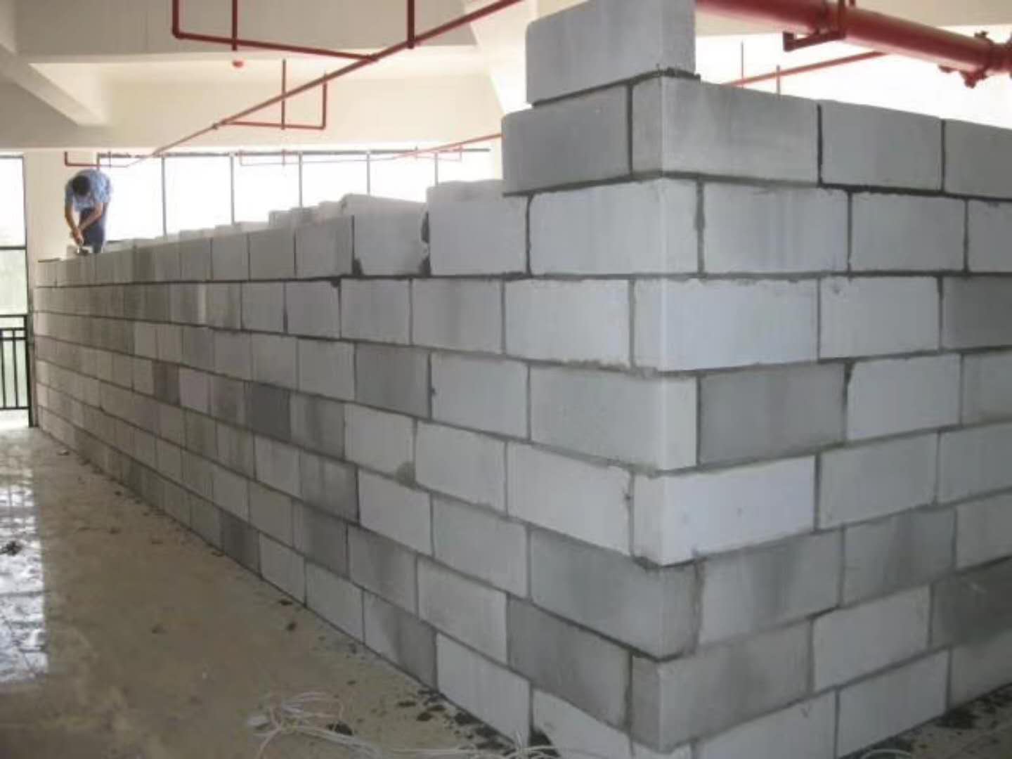 新会蒸压加气混凝土砌块承重墙静力和抗震性能的研究